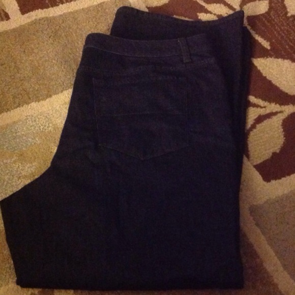 New DARK wash denim in size 22W - Picture 2 of 9